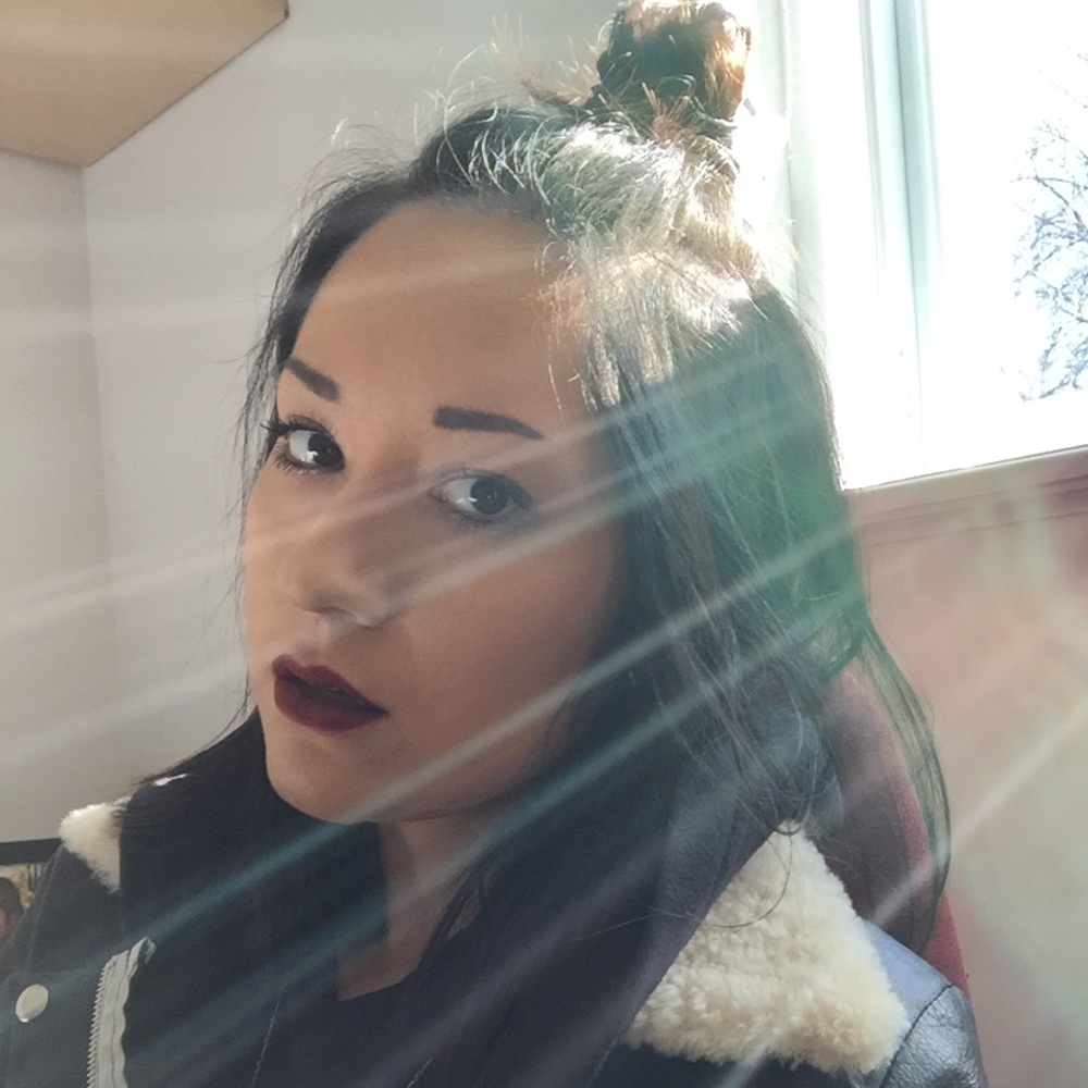 Meet your Posher, Adrienne